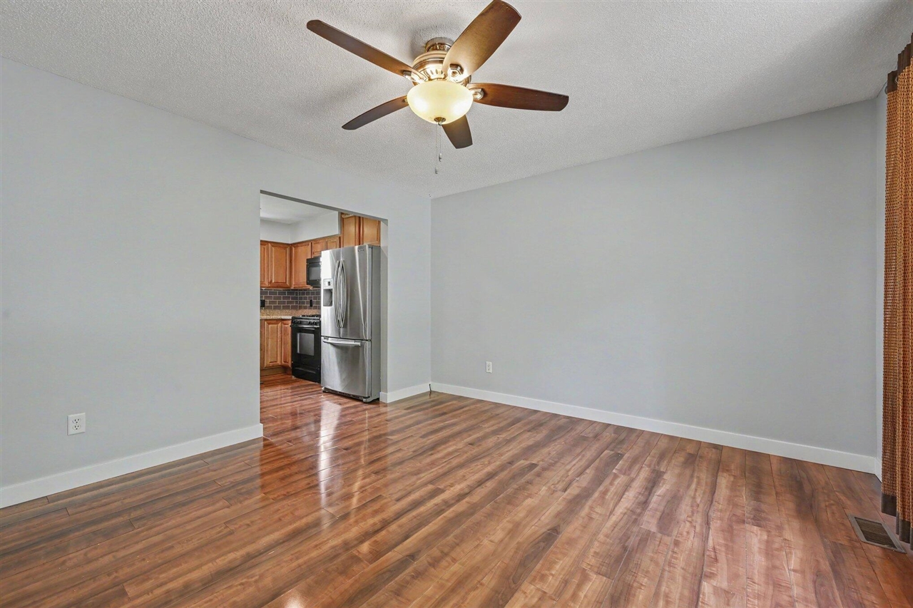 25581 Pleasant Drive Property Photo 3