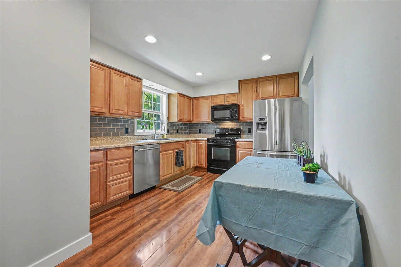 25581 Pleasant Drive Property Photo 5