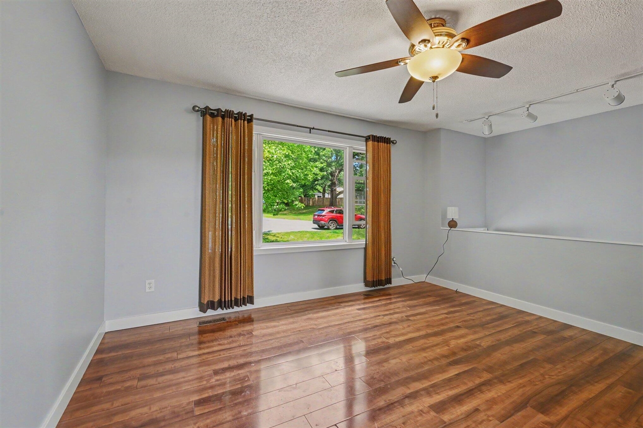 25581 Pleasant Drive Property Photo 7