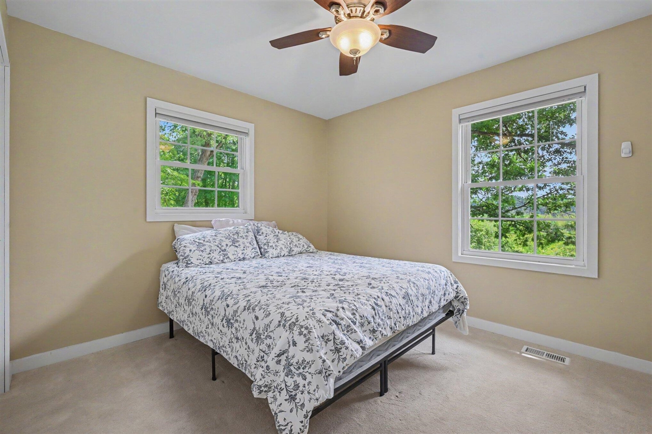 25581 Pleasant Drive Property Photo 8