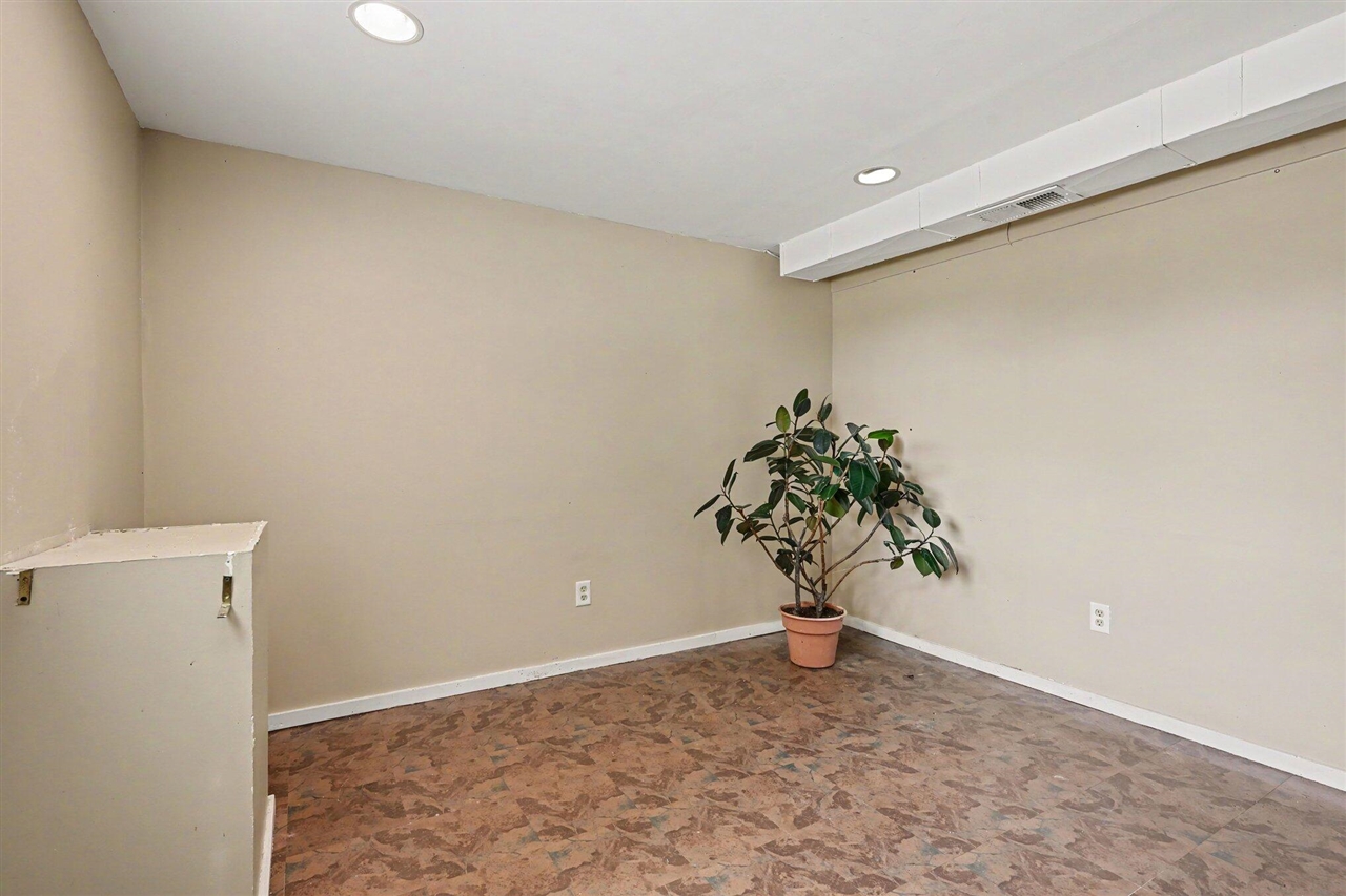 25581 Pleasant Drive Property Photo 13