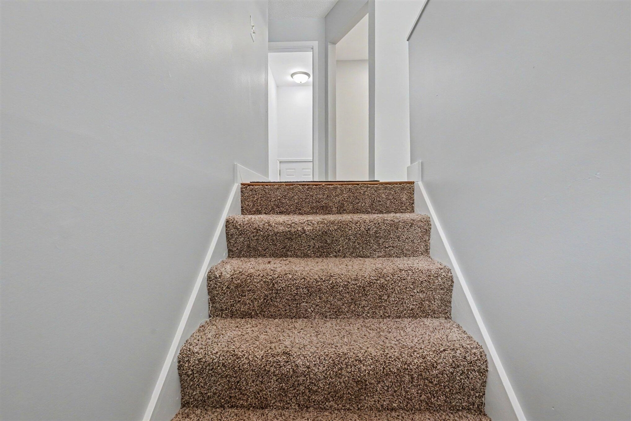 25581 Pleasant Drive Property Photo 14