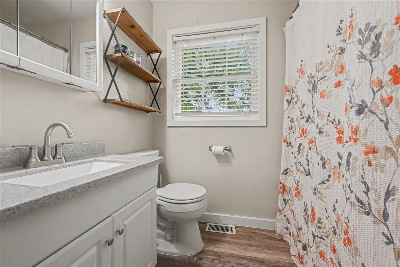 25581 Pleasant Drive Property Photo 15