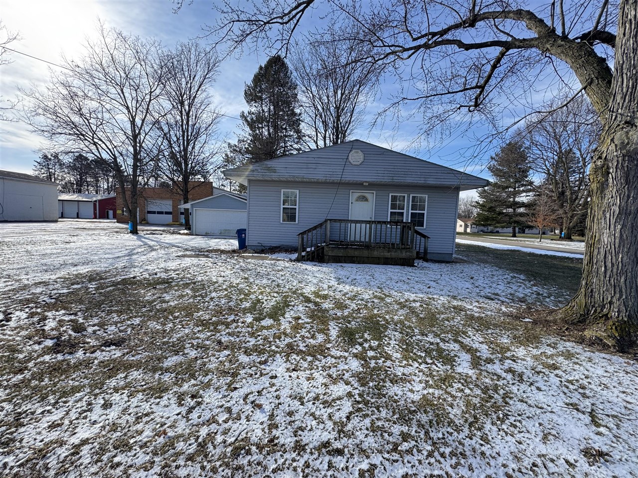 304 E South Street Property Photo 1