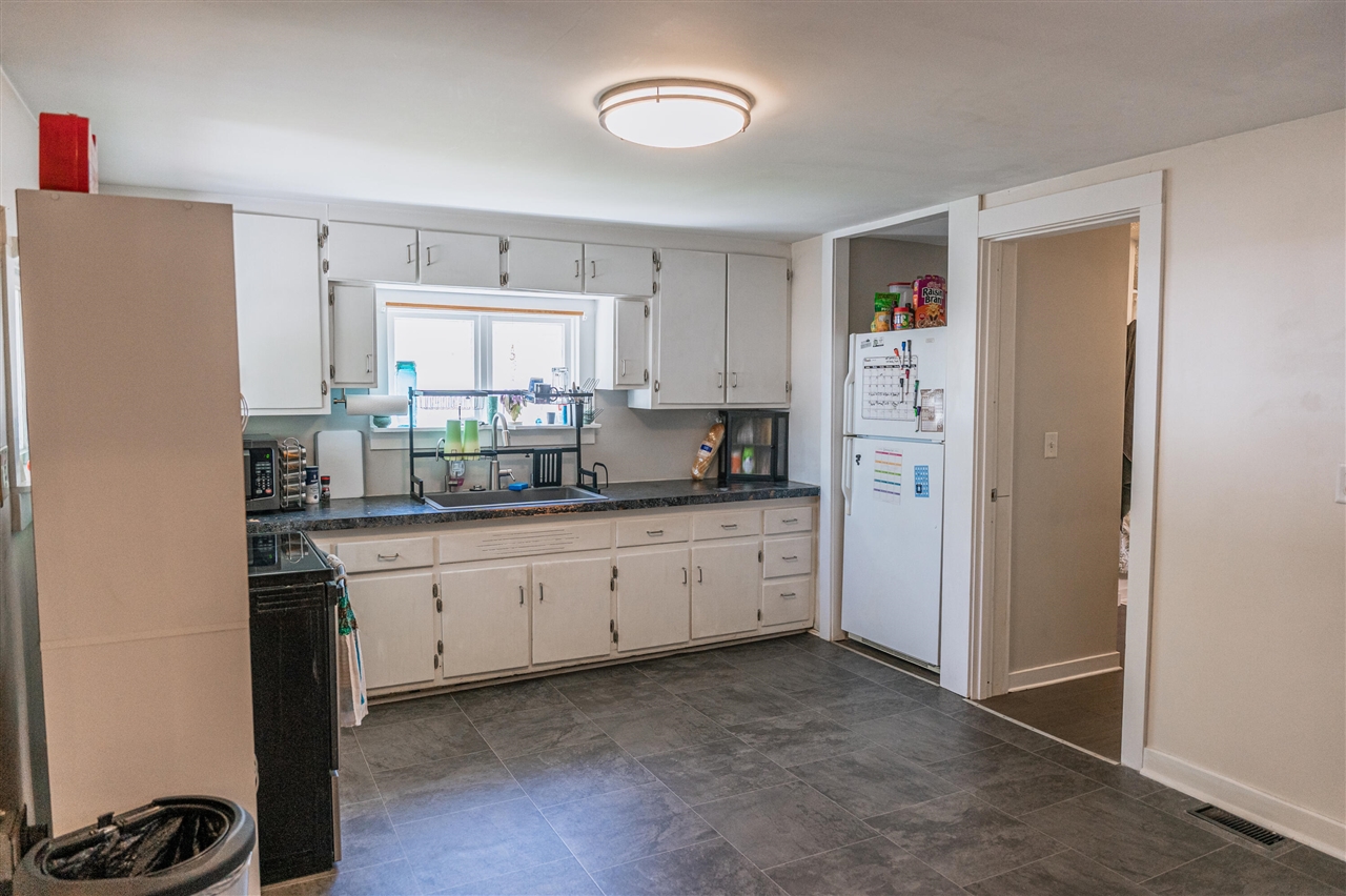 1025 Marion Avenue Property Photo 6