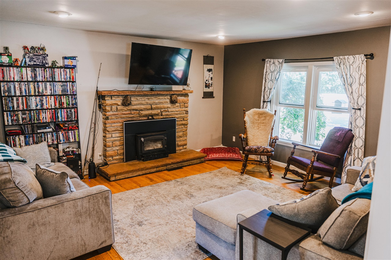 1025 Marion Avenue Property Photo 7