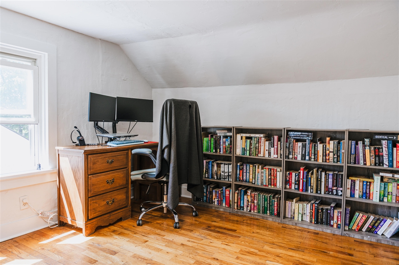 1025 Marion Avenue Property Photo 14