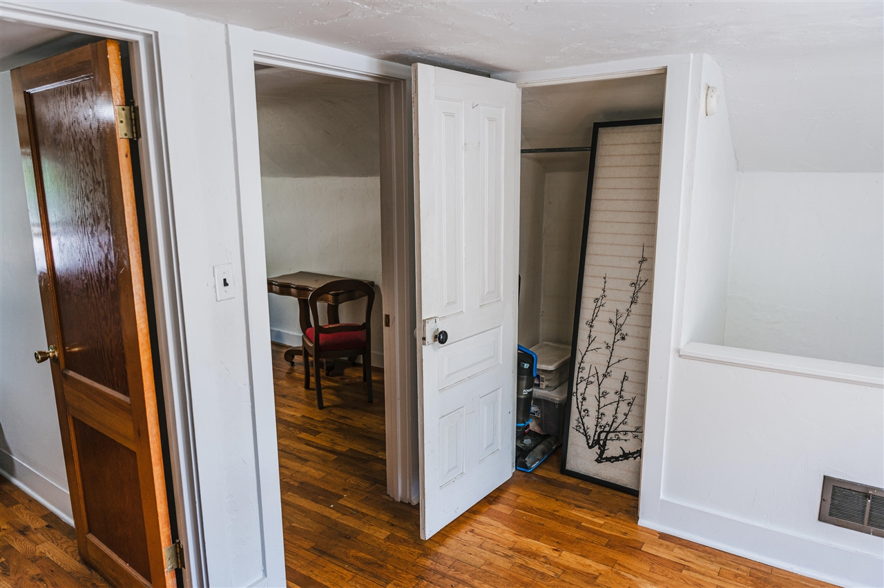 1025 Marion Avenue Property Photo 16