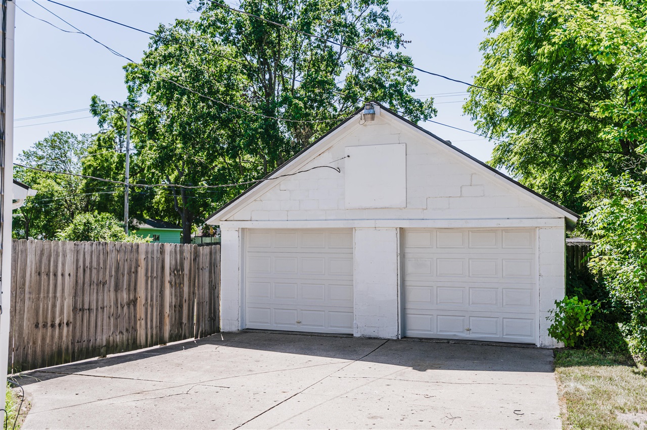 1025 Marion Avenue Property Photo 24