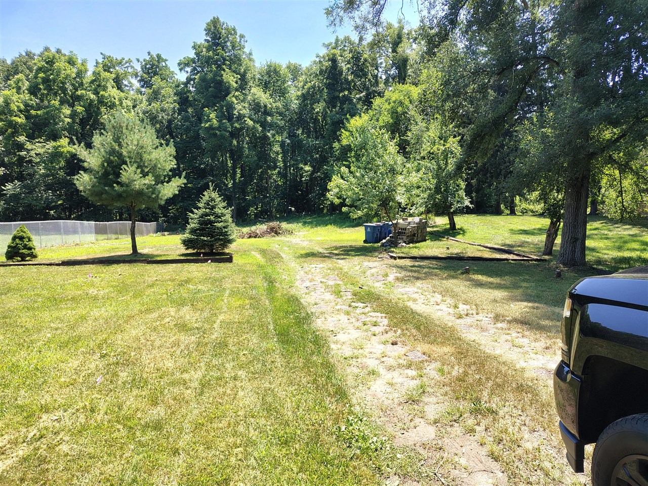 211 Waubascon Road Property Photo 1