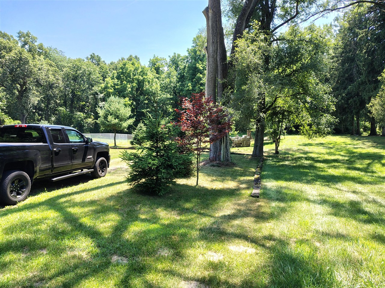 211 Waubascon Road Property Photo 3