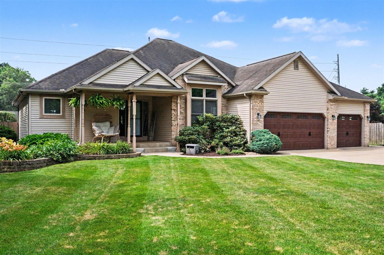 12265 Riverside Drive Property Photo 1