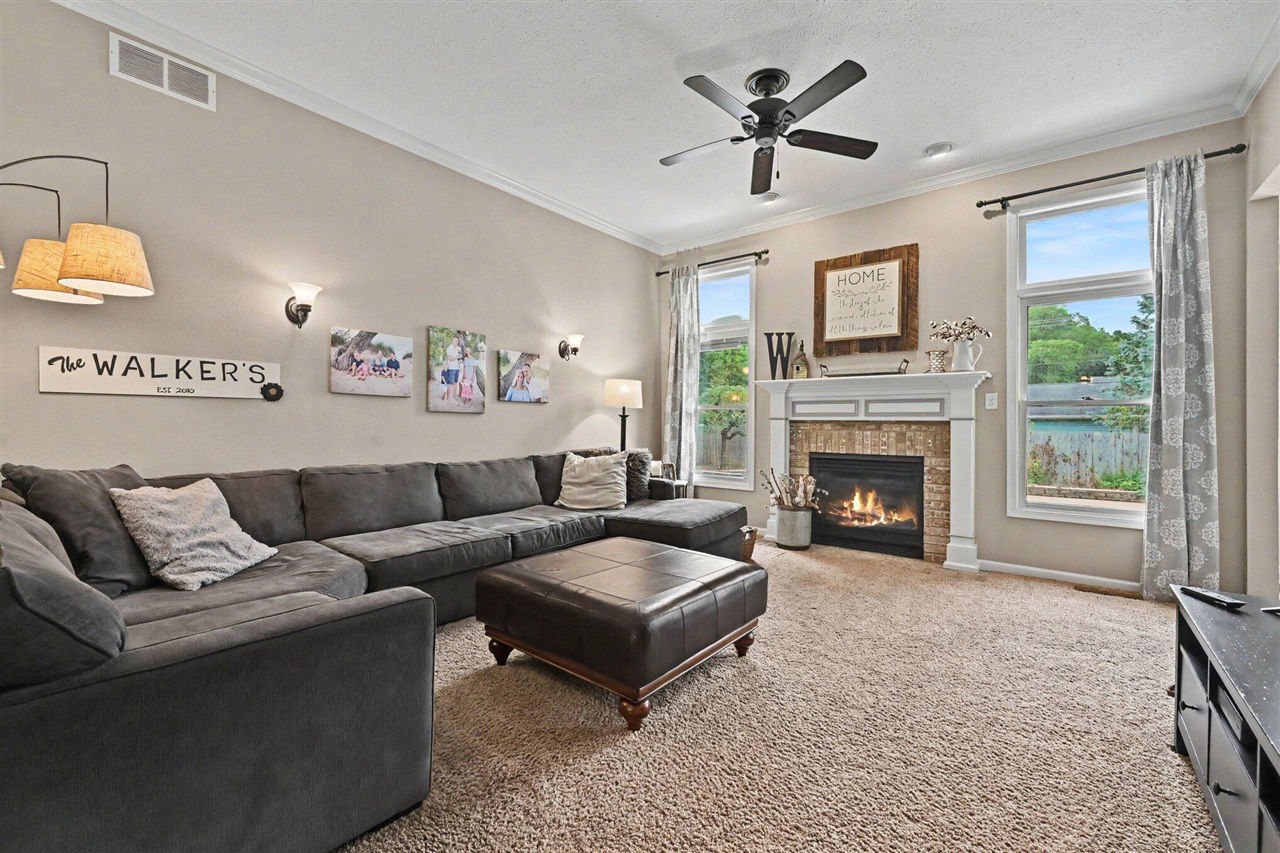 12265 Riverside Drive Property Photo 5
