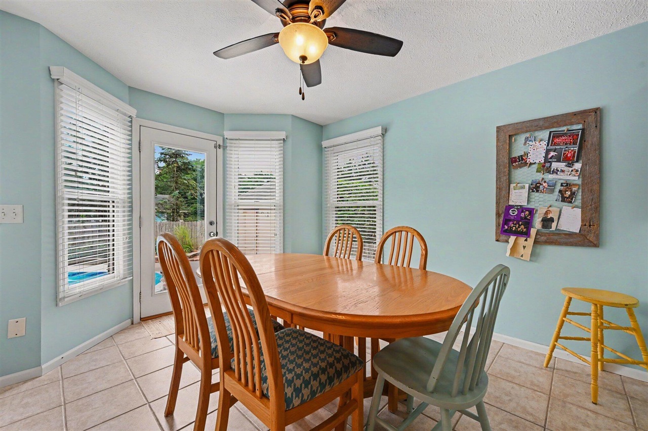 12265 Riverside Drive Property Photo 7