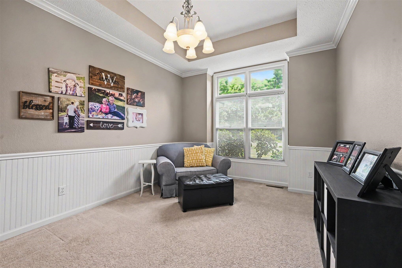 12265 Riverside Drive Property Photo 9