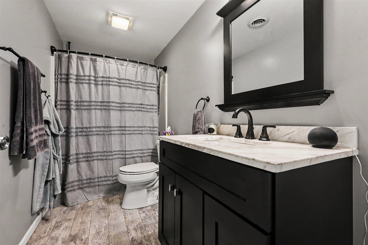 12265 Riverside Drive Property Photo 17