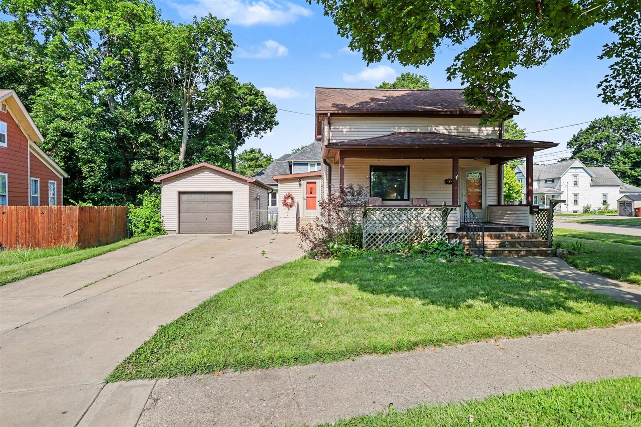 302 Exchange Street Property Photo 1