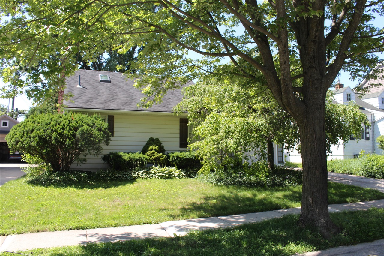 1810 Holland Street Property Photo 1