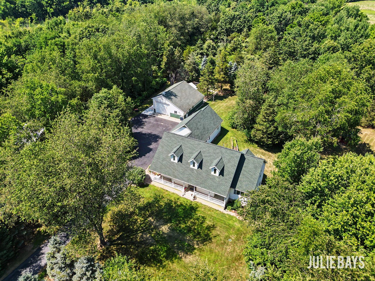 6202 Black Creek Drive Property Photo 1