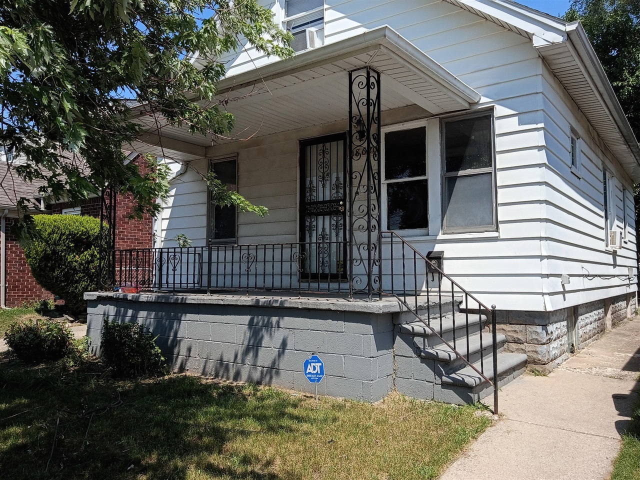 18620 Charest Street Property Photo 1