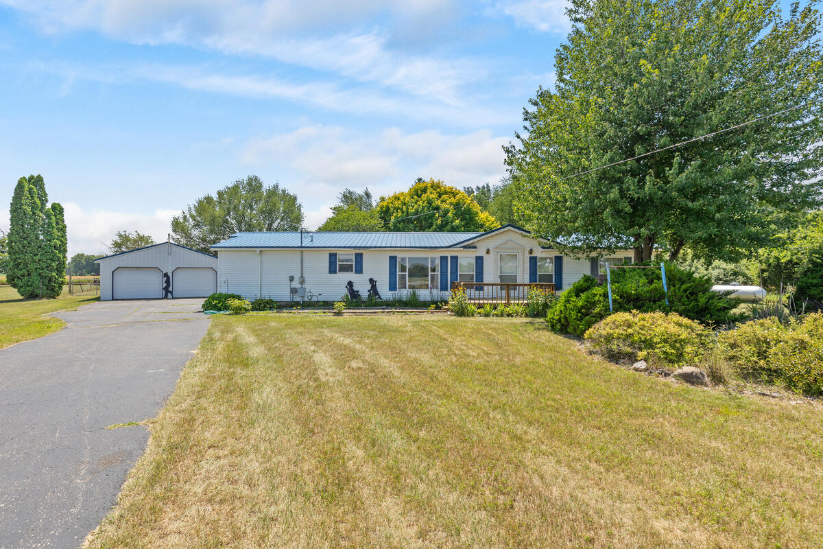 3839 Belding Road Property Photo 1