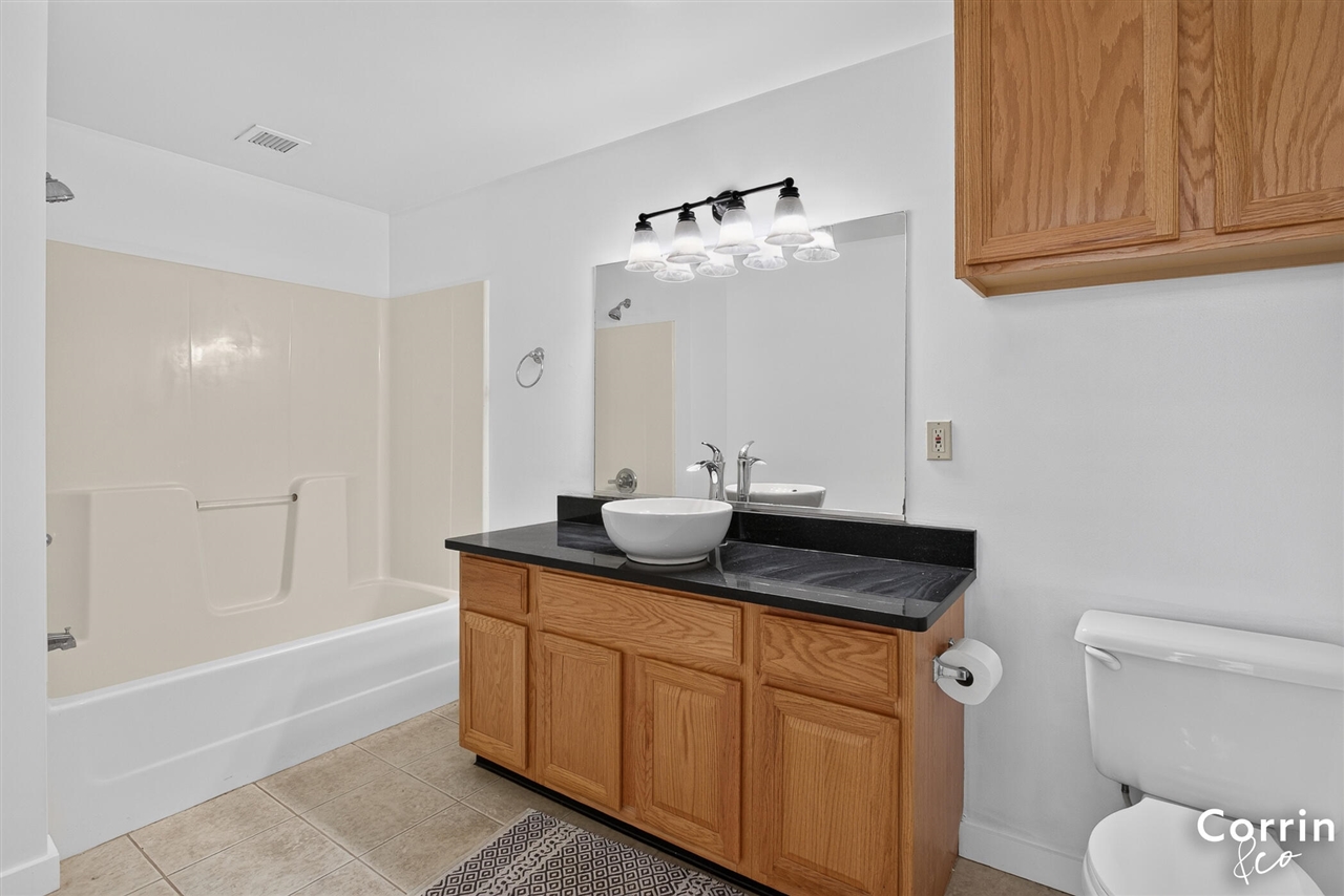 940 Monroe Avenue Property Photo 9