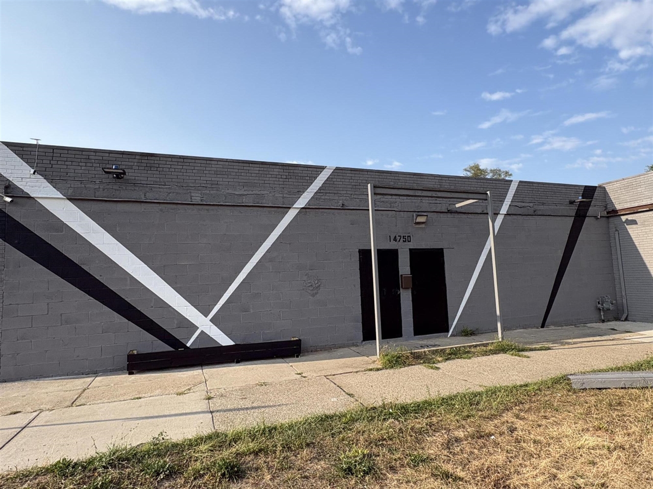 14750 Puritan Avenue Property Photo 2