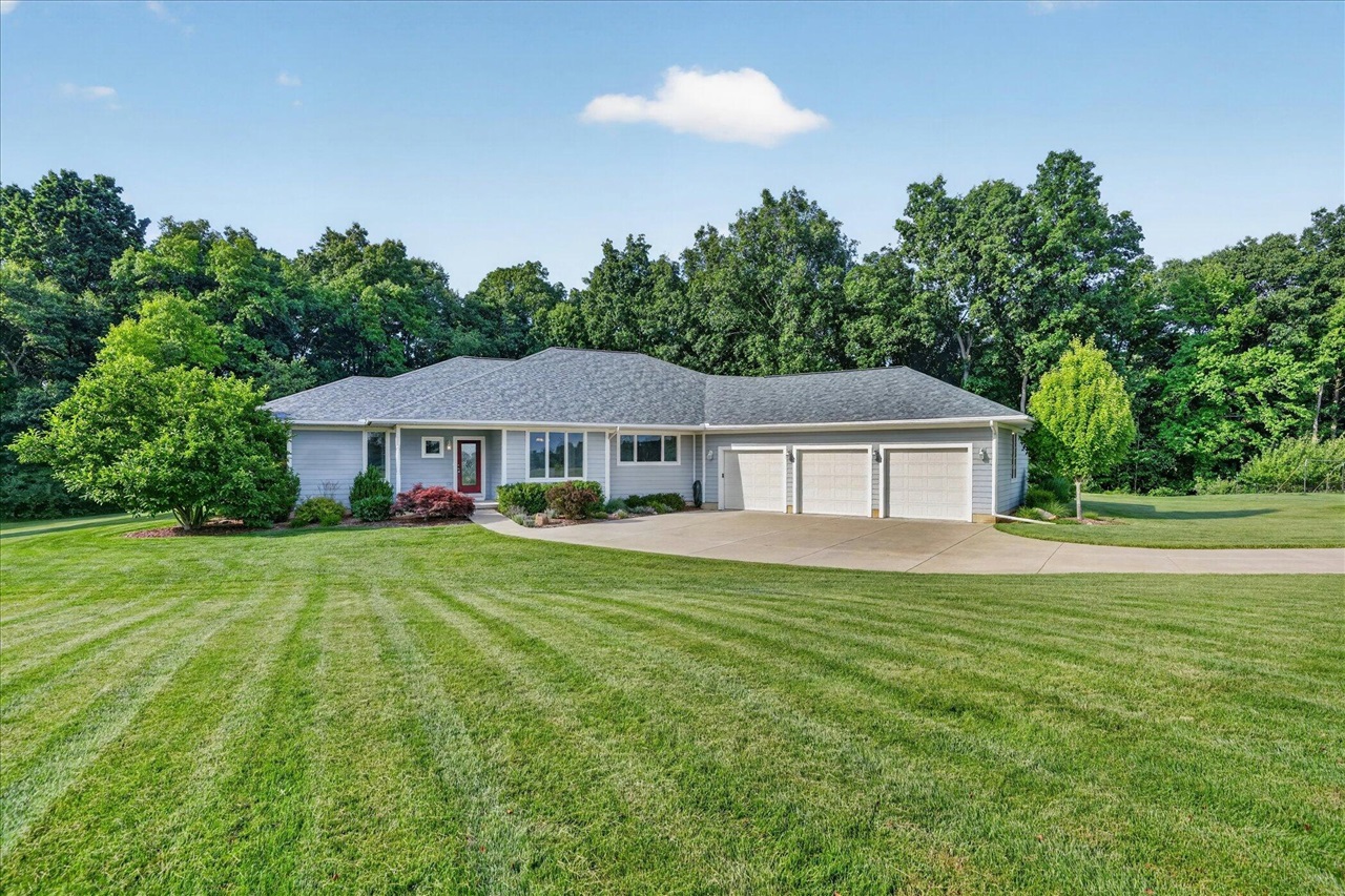 9348 Stoneview Lane Property Photo 1