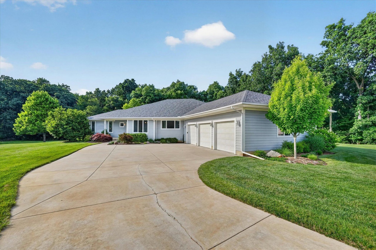 9348 Stoneview Lane Property Photo 6