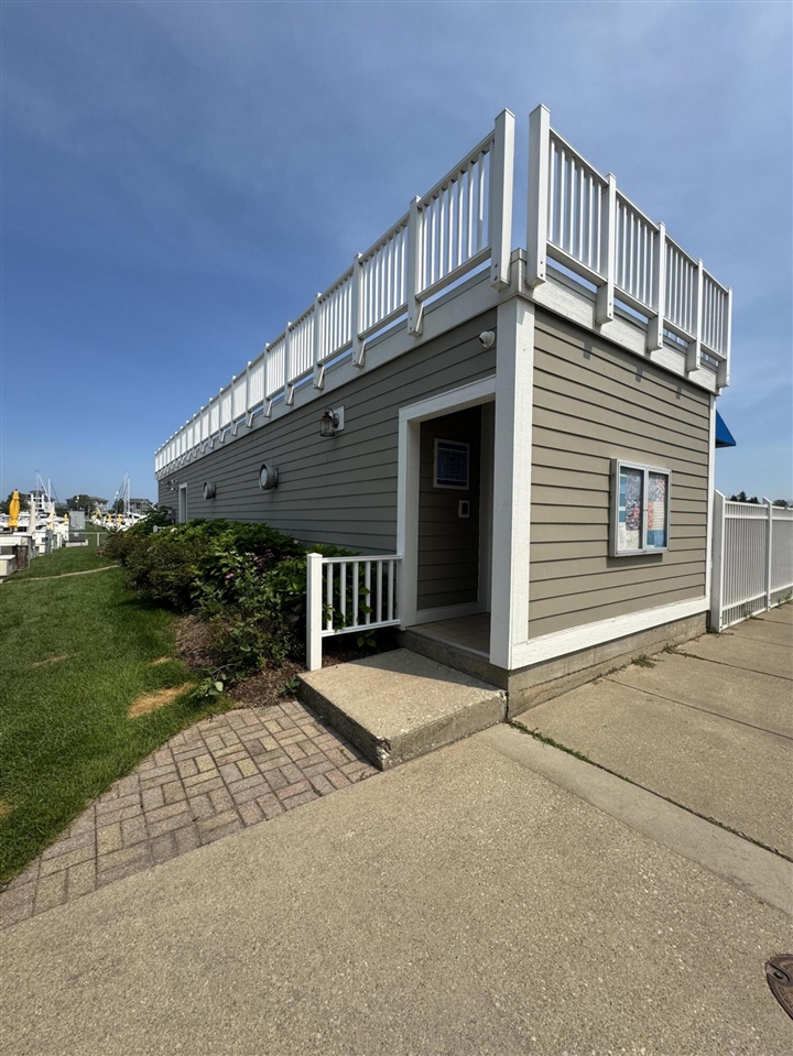 17 Harbor Isle Drive Property Photo 6
