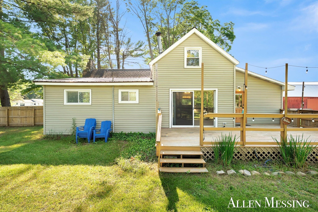769 S Pine Avenue Property Photo 1