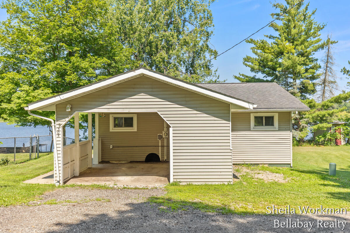 305 Clear Lake Drive Property Photo 1