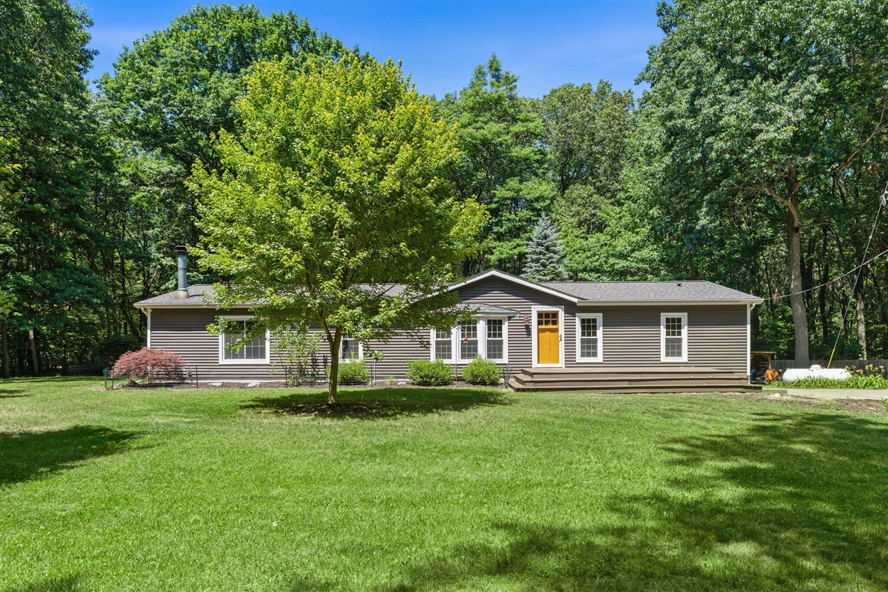 2944 64th Street Property Photo 1