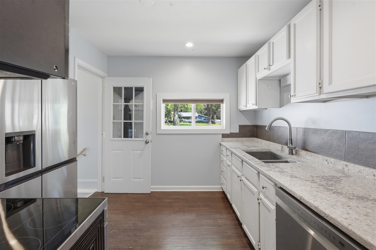 4136 Pier Road Property Photo 10