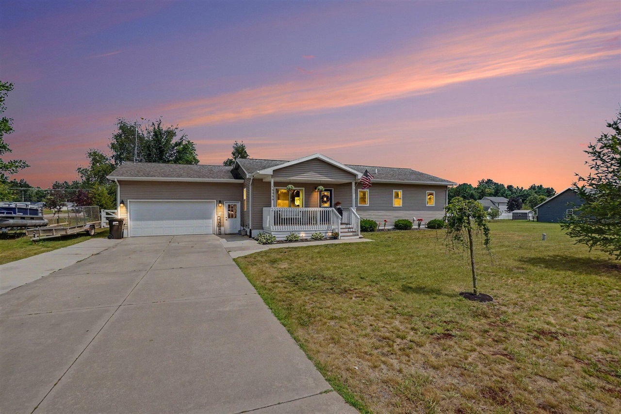 18986 Serenity Drive Property Photo 1