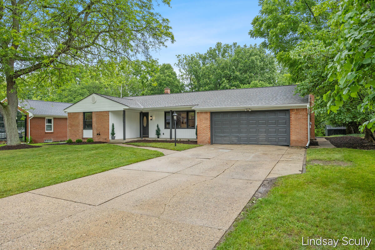 1955 Millbank Street Property Photo 3