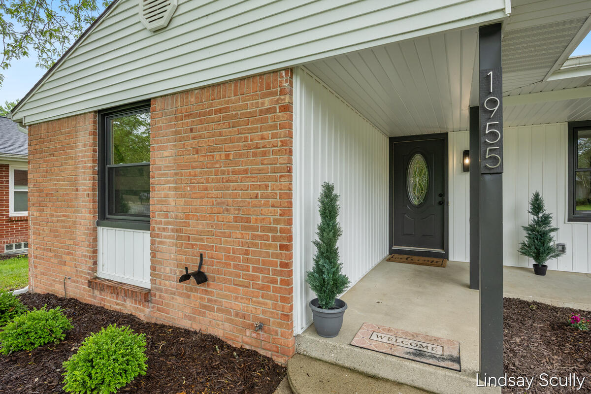 1955 Millbank Street Property Photo 7