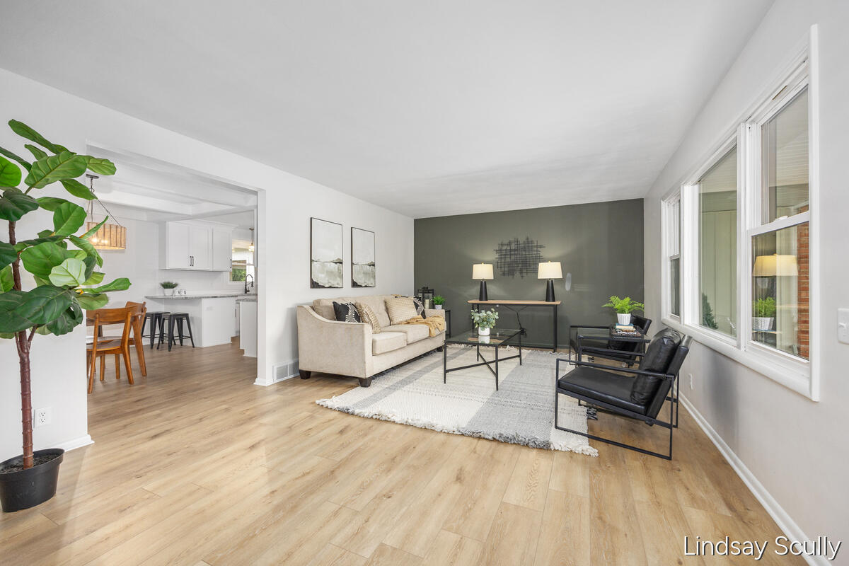 1955 Millbank Street Property Photo 8