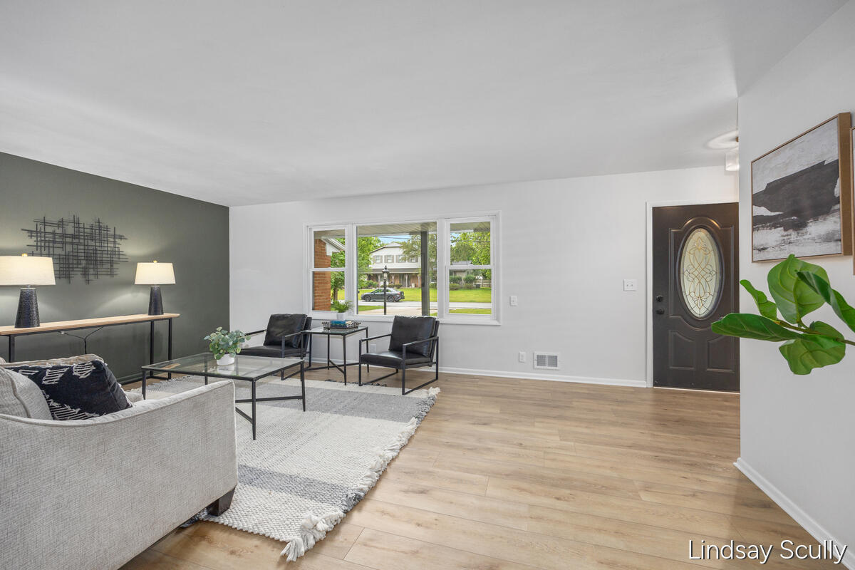 1955 Millbank Street Property Photo 10