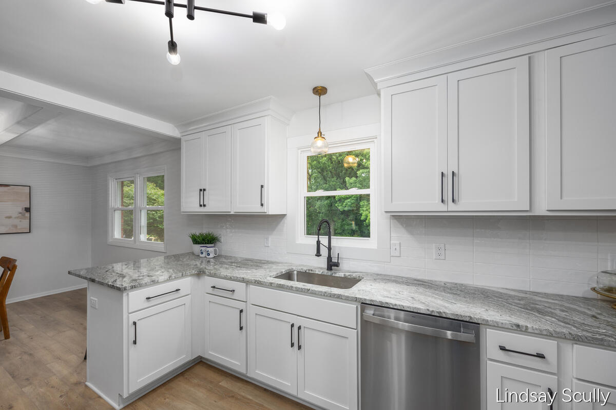 1955 Millbank Street Property Photo 16