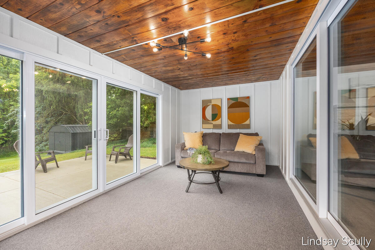 1955 Millbank Street Property Photo 20