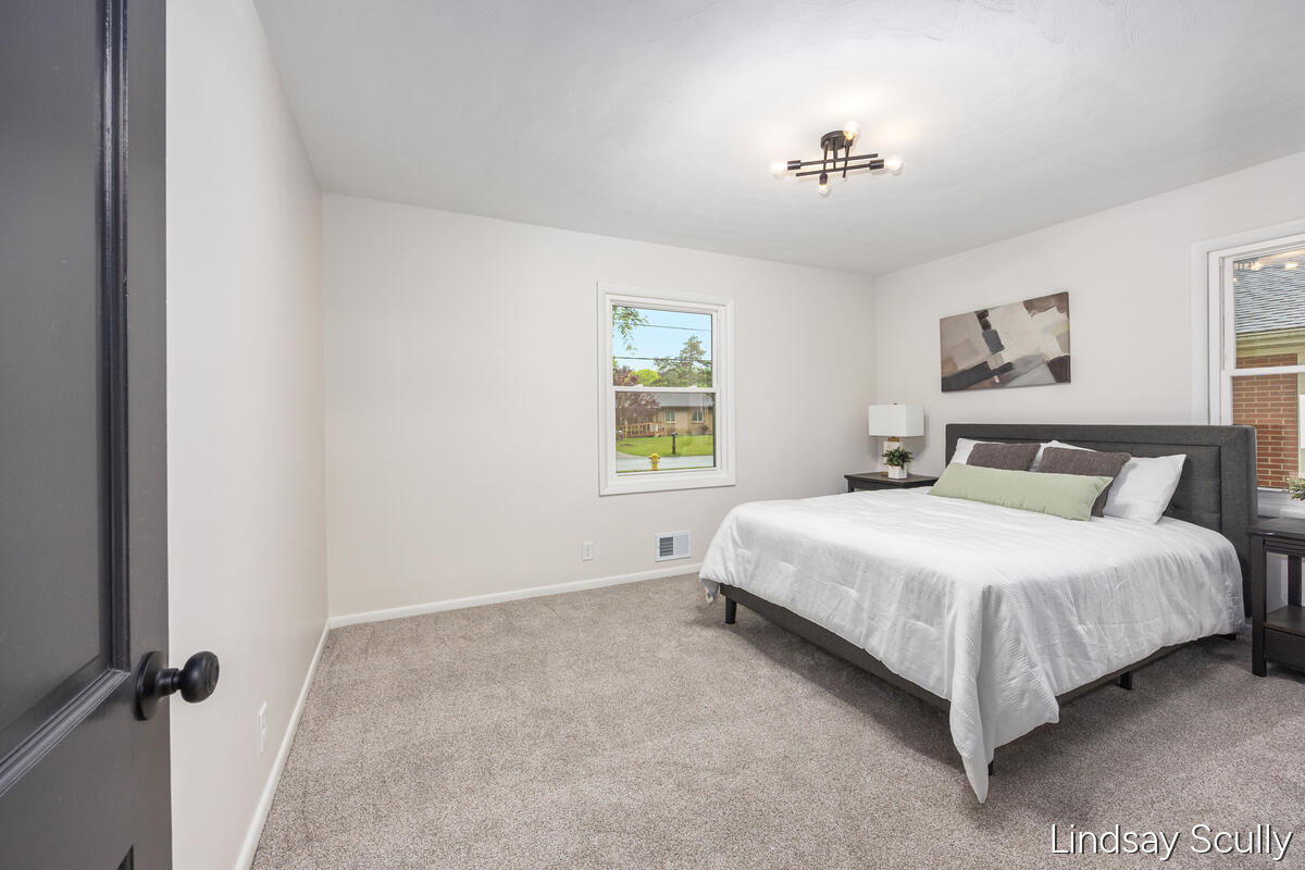 1955 Millbank Street Property Photo 23