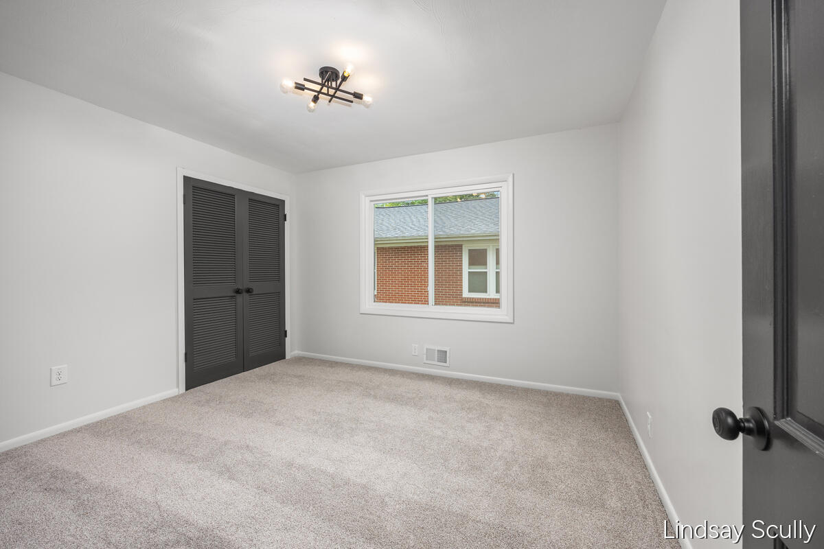 1955 Millbank Street Property Photo 25