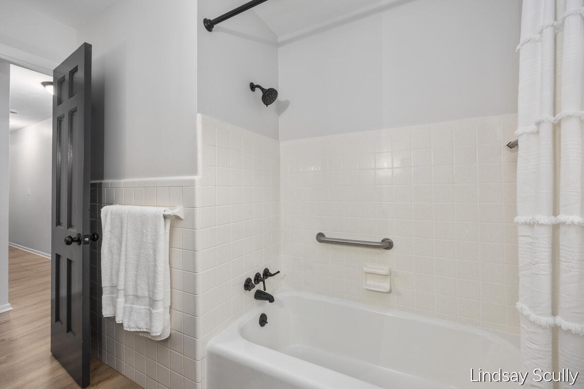 1955 Millbank Street Property Photo 28