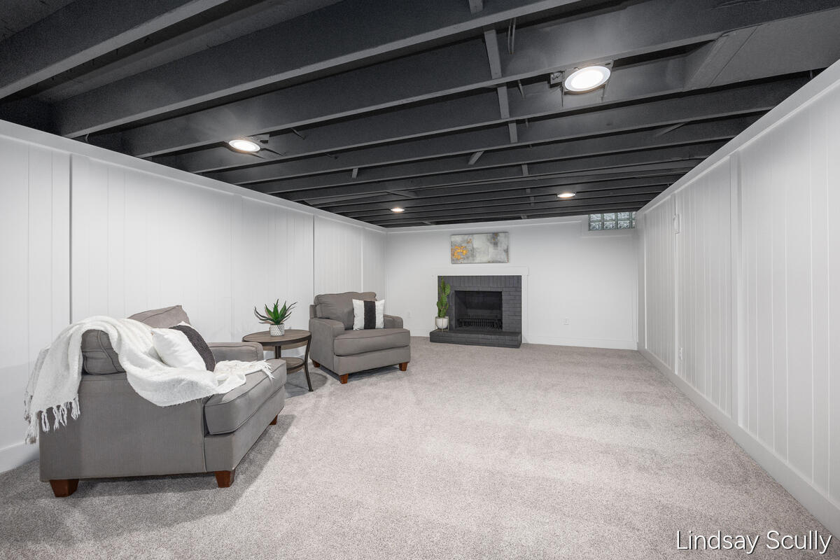 1955 Millbank Street Property Photo 30