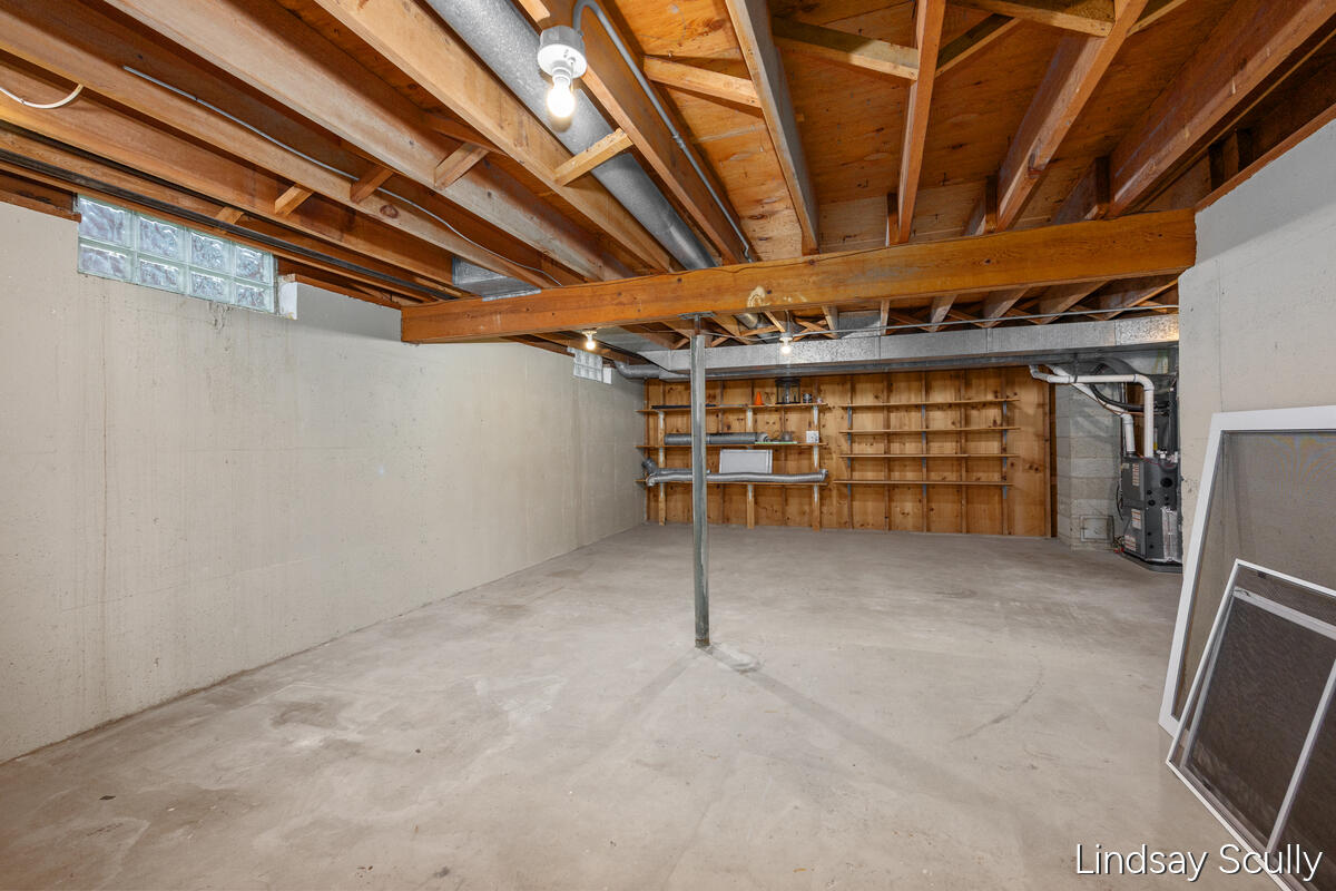 1955 Millbank Street Property Photo 36