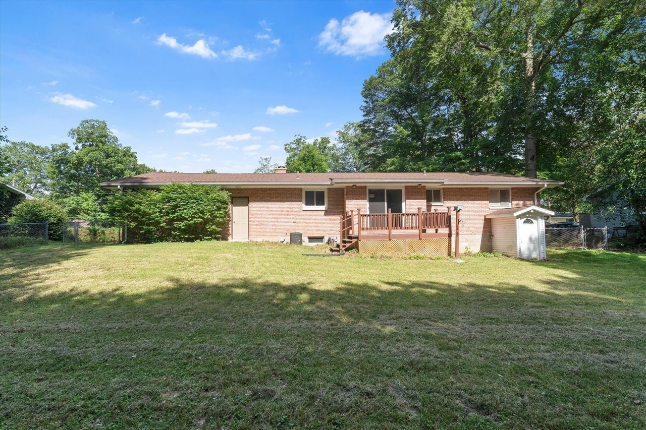8696 Maplewood Drive Property Photo 9