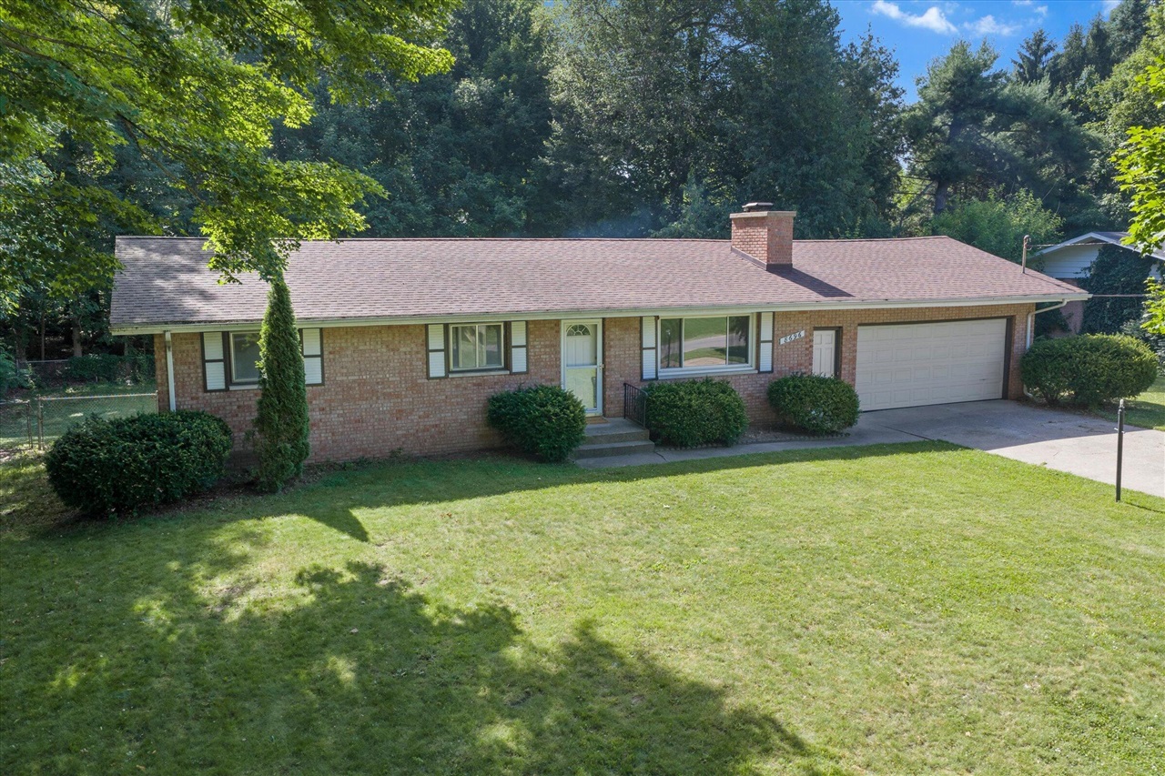 8696 Maplewood Drive Property Photo 36
