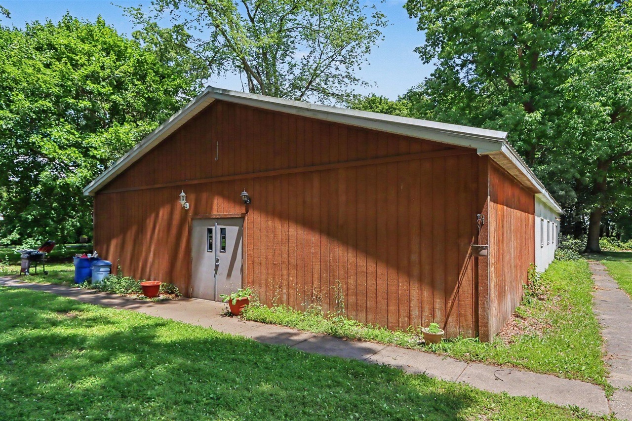 540 Grove Street Property Photo 4