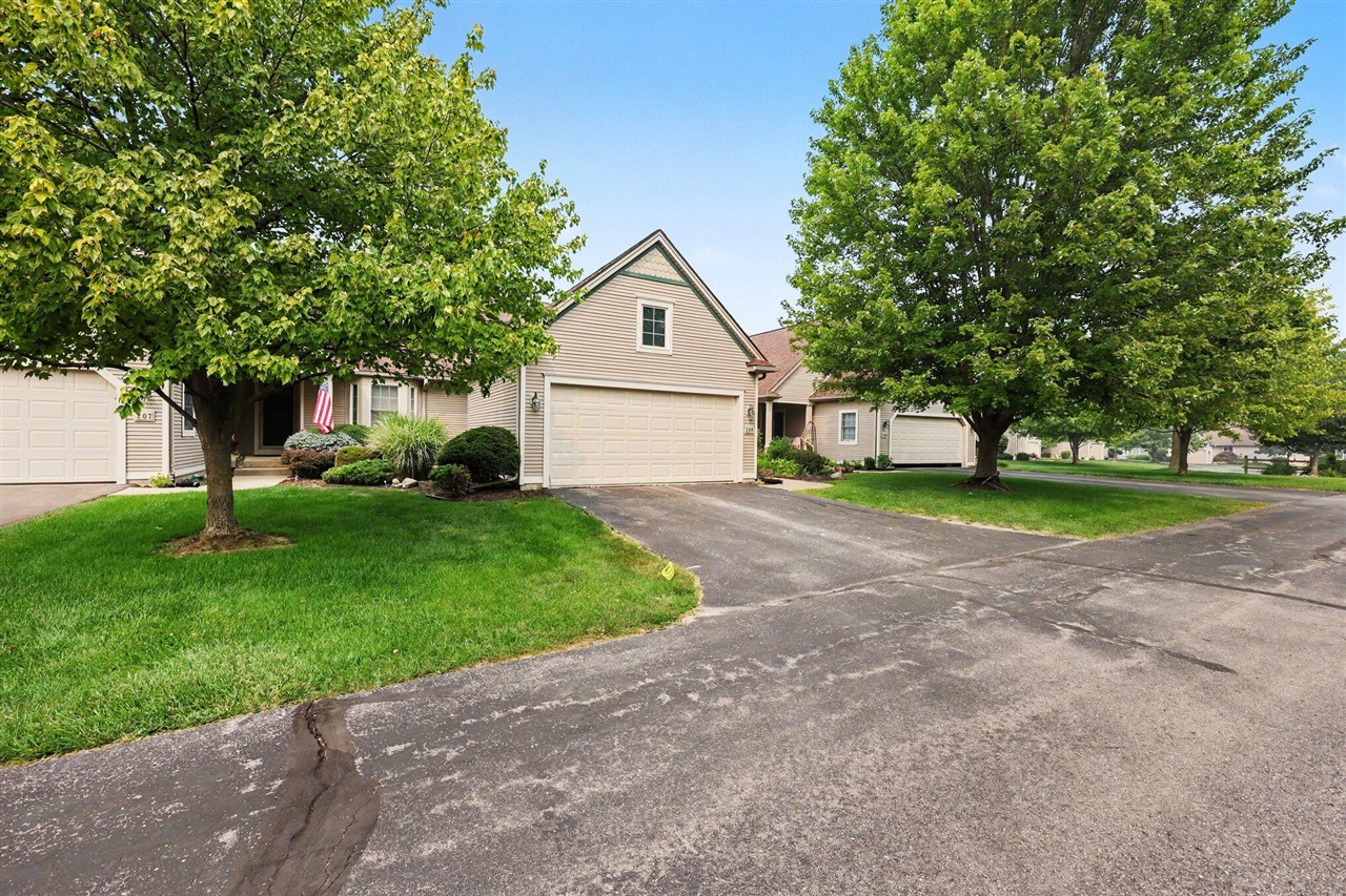 208 Pierce Lake Drive Property Photo 1